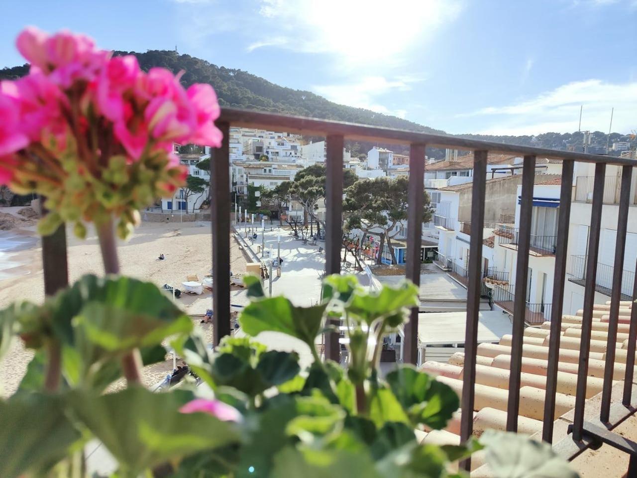 Penthouse on Passeig del Mar de tamariu Large Terrace Free WiFi Appartement Buitenkant foto