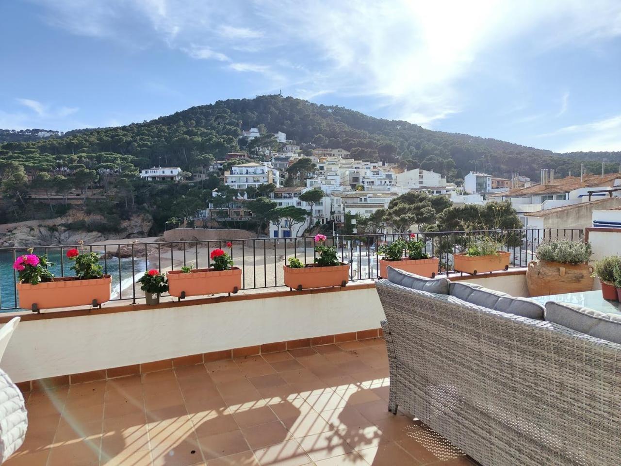 Penthouse on Passeig del Mar de tamariu Large Terrace Free WiFi Appartement Buitenkant foto