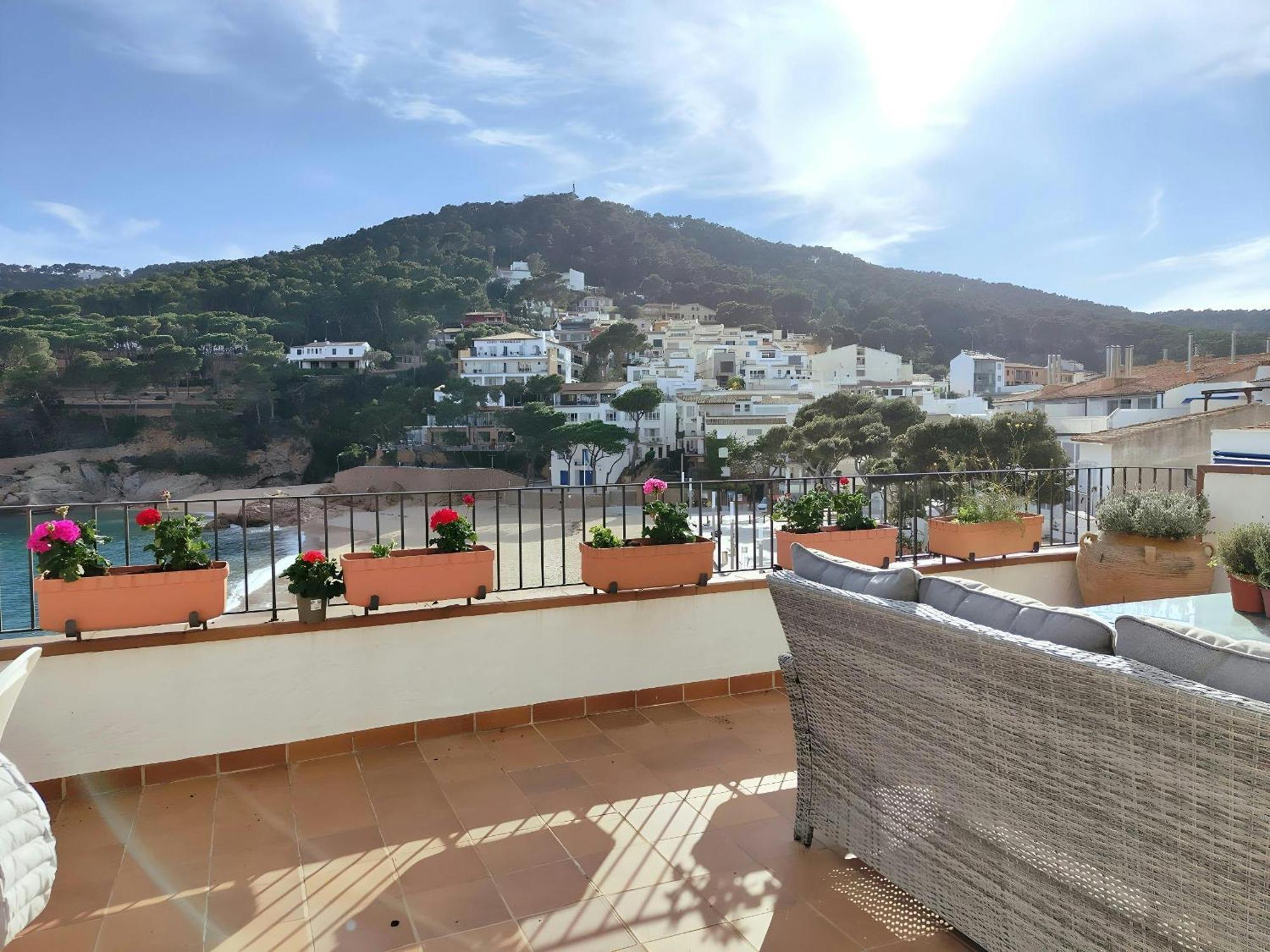 Penthouse on Passeig del Mar de tamariu Large Terrace Free WiFi Appartement Buitenkant foto