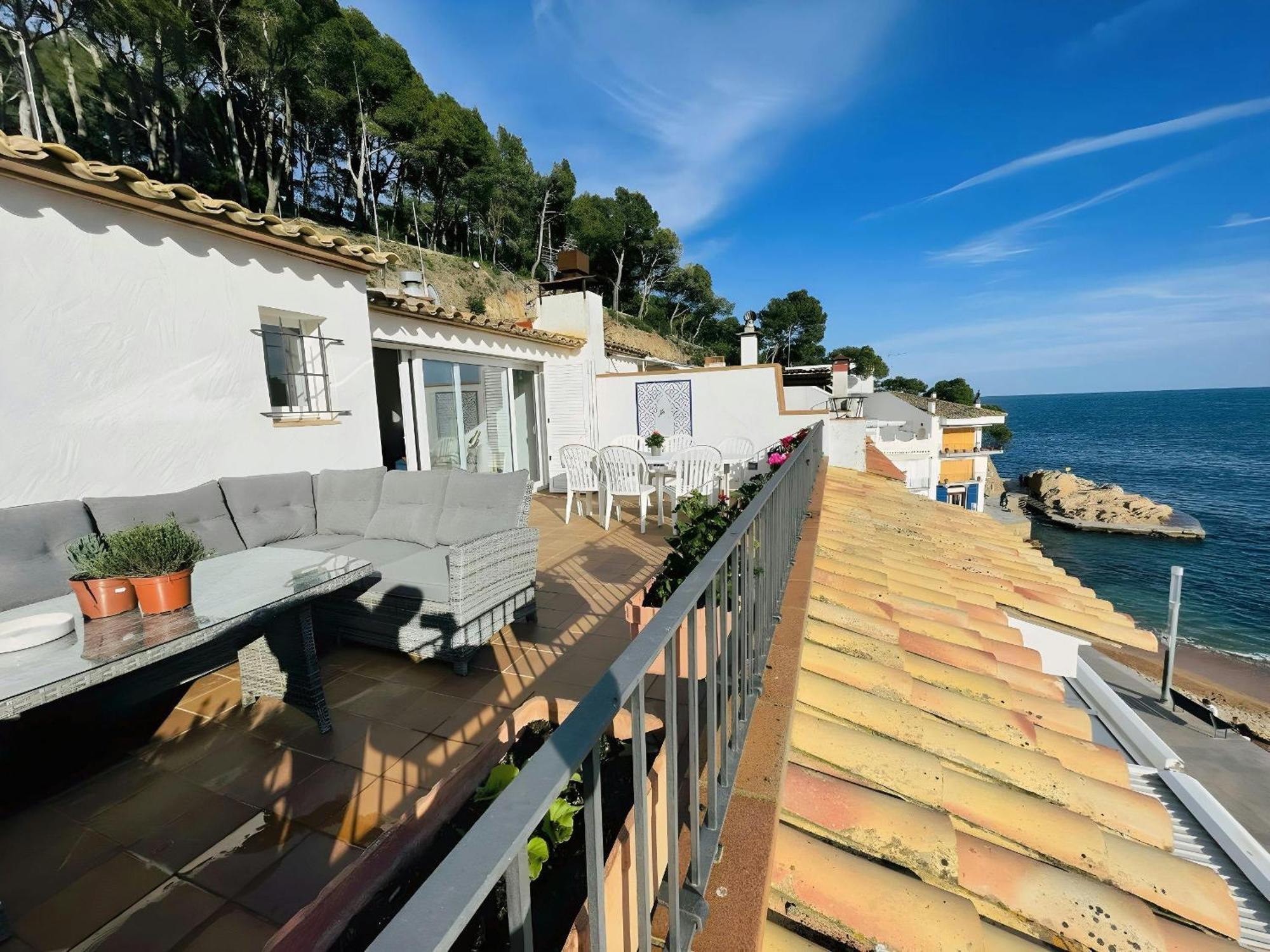 Penthouse on Passeig del Mar de tamariu Large Terrace Free WiFi Appartement Buitenkant foto