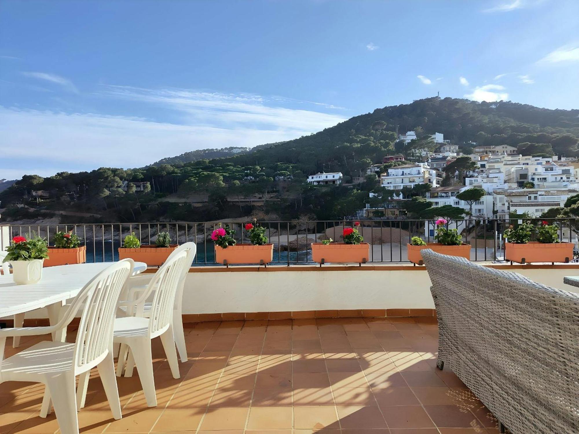 Penthouse on Passeig del Mar de tamariu Large Terrace Free WiFi Appartement Buitenkant foto