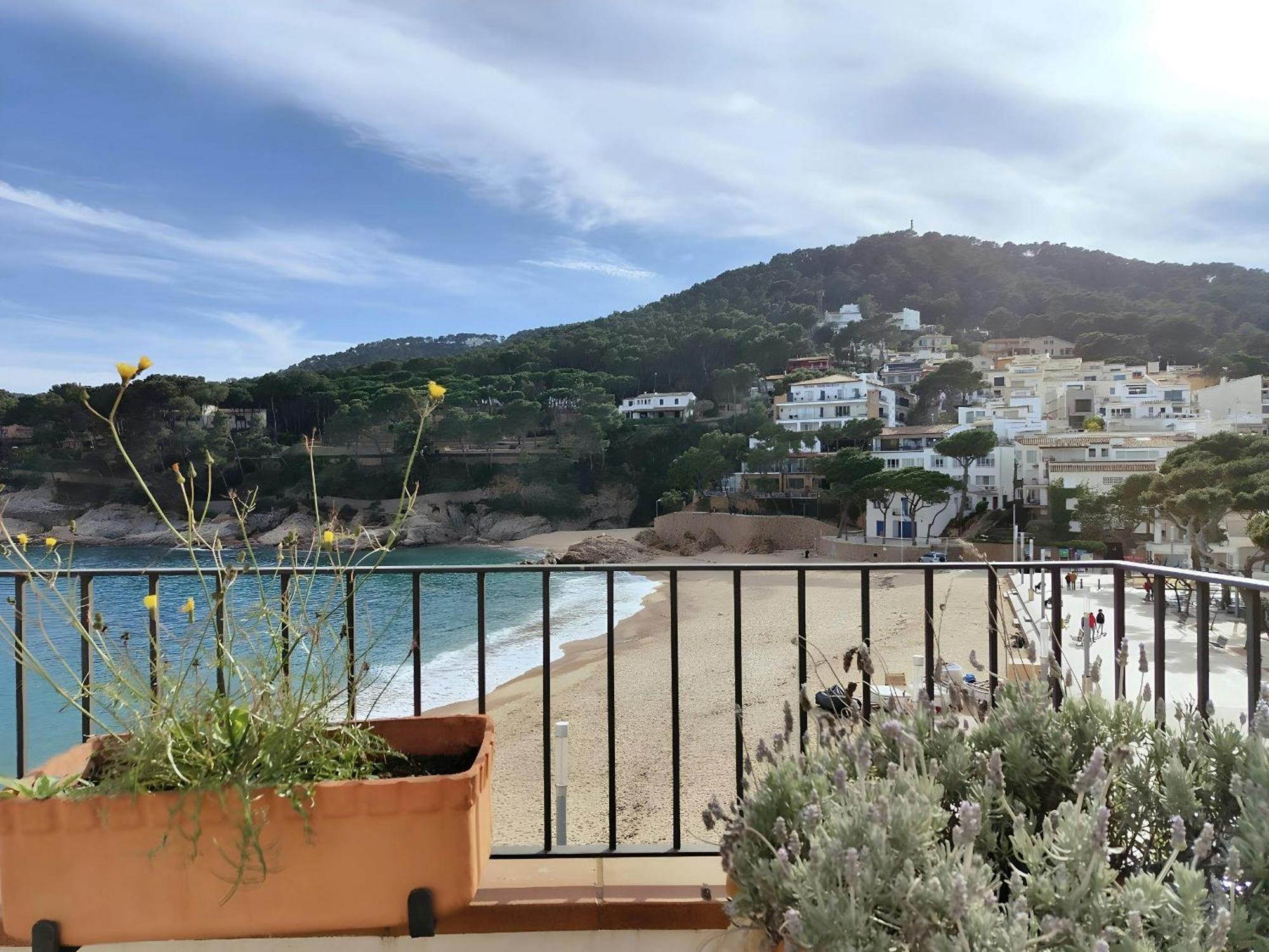 Penthouse on Passeig del Mar de tamariu Large Terrace Free WiFi Appartement Buitenkant foto