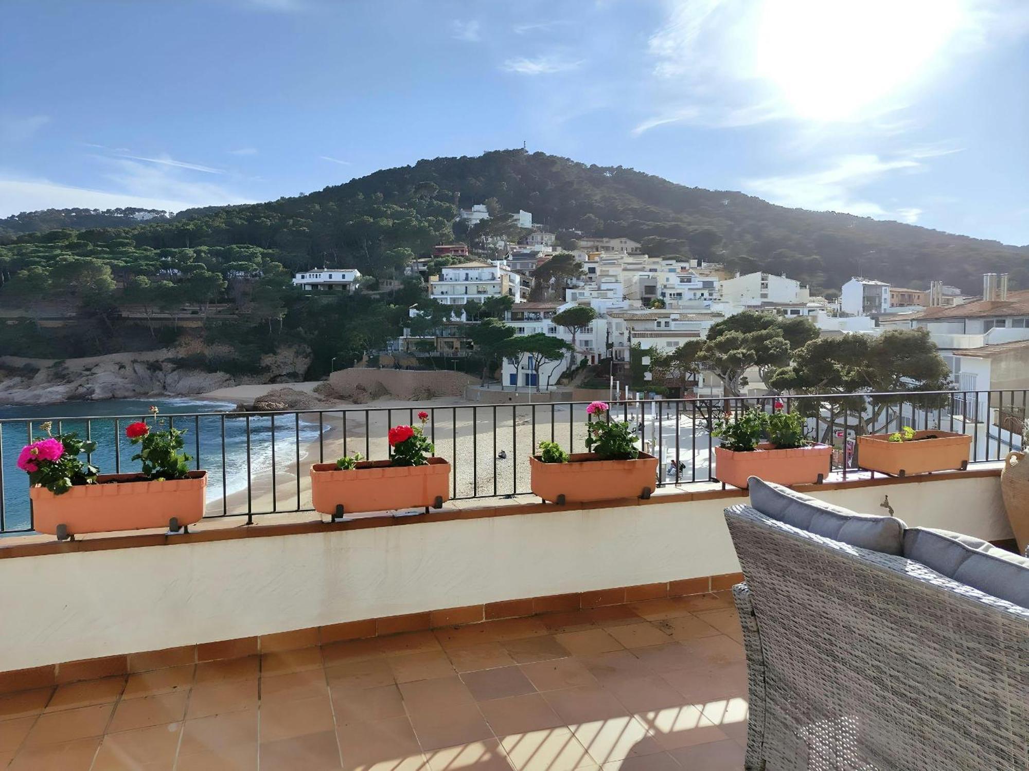 Penthouse on Passeig del Mar de tamariu Large Terrace Free WiFi Appartement Buitenkant foto