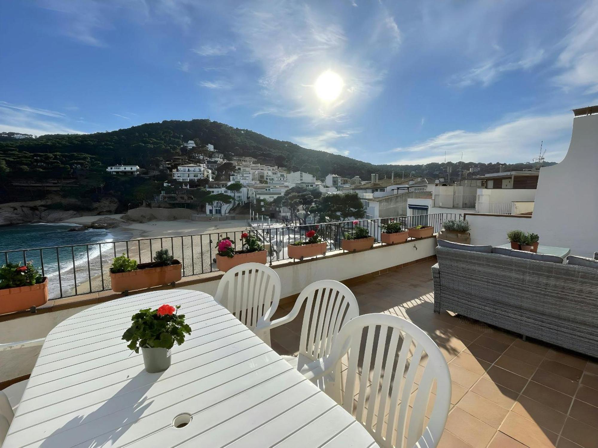Penthouse on Passeig del Mar de tamariu Large Terrace Free WiFi Appartement Buitenkant foto
